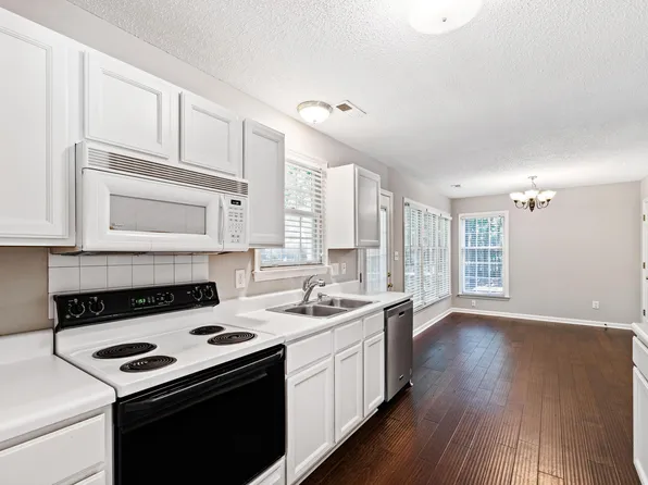 4 Burwell Ct, Durham, NC 27705