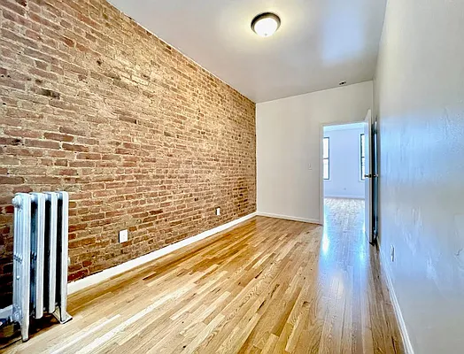 Rented by Parlor Real Estate Corp | media 8