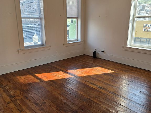 5th image of 101 W Elder St Unit 201