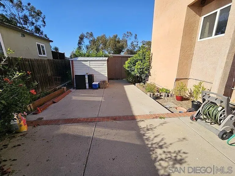 4076 Manzanita Dr — Photo 24