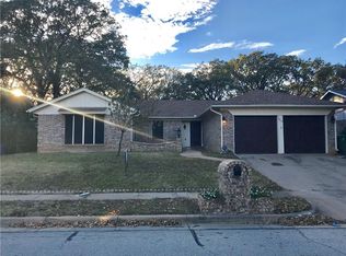 3412 Derby Cir, Bedford, TX 76021