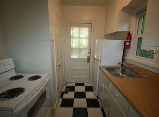 Adorable Duplex Near 9th St!, Durham, NC 27705