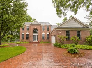 120 Grandview Ct NE, Ada, MI 49301