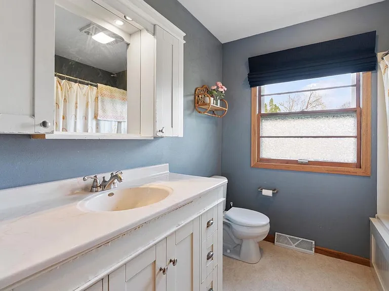 4321 Hegg Ave — Photo 9