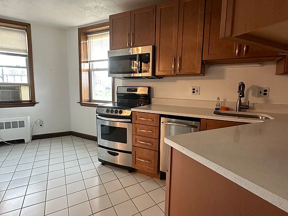 2nd image of 40 Sheafe St APT 7
