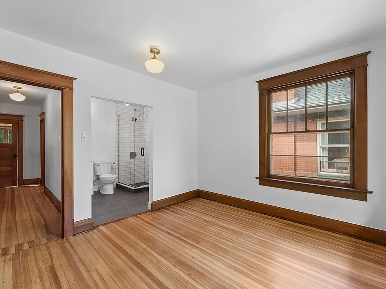 127 S Pearl St — Photo 22
