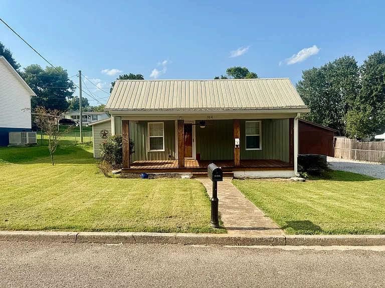 704 McCaslin Ave — Photo 1