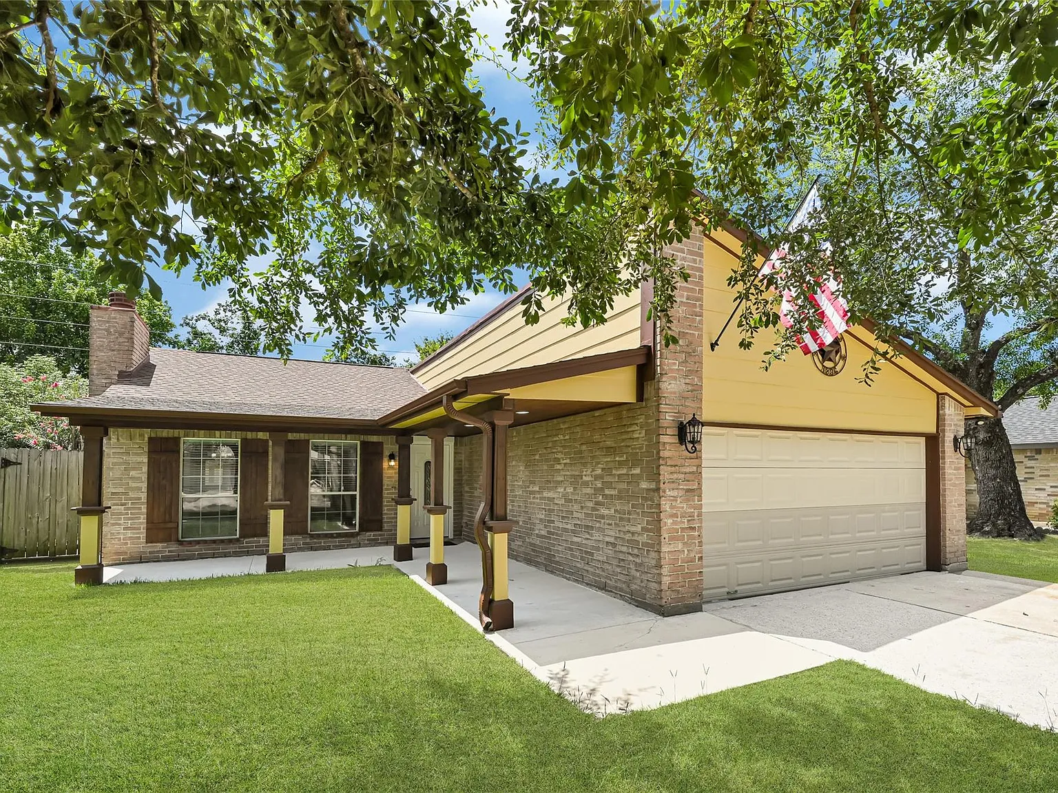 3 bed, 2.0 bath, 1220 sqft, $1,800 — Photo 1