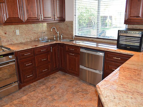 Dishwasher with 2 stations