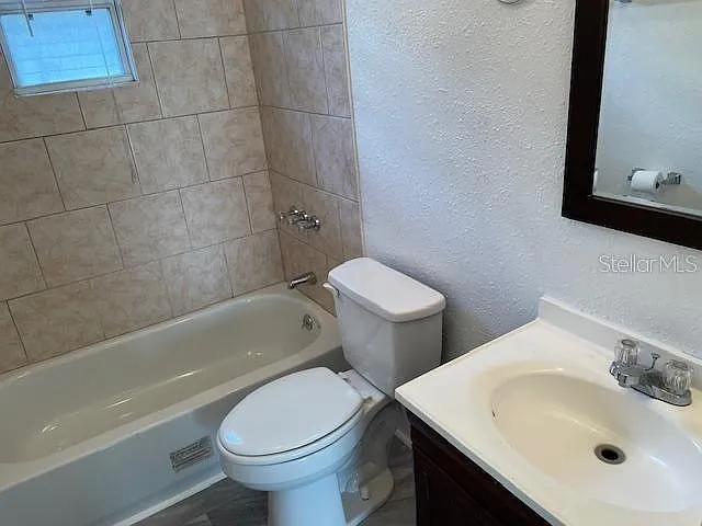 221 W Emily St — Photo 9