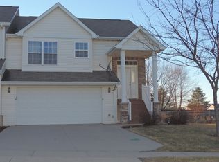 1475 Vandello Cir, North Liberty, IA 52317