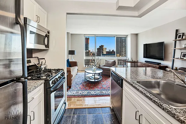 Rented by Town Residential | media 10