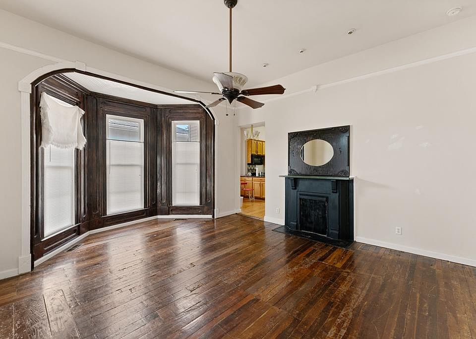 1st image of 211 E Main St