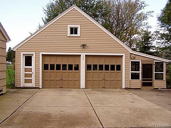 4th image of 560 Old Falls Blvd