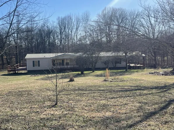 1675 Rabe Coats Rd, Westmoreland, TN 37186