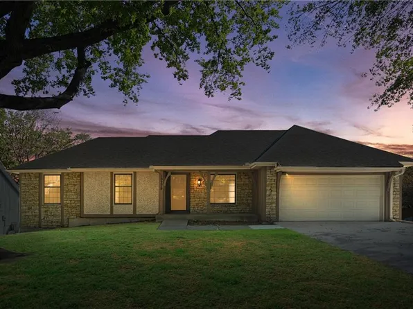 10279 Farley St, Overland Park, KS 66212