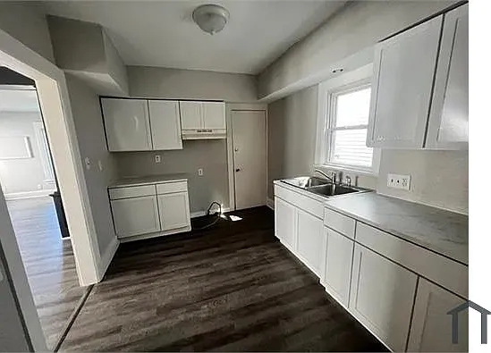 1118 Van Buren St #1 — Photo 5