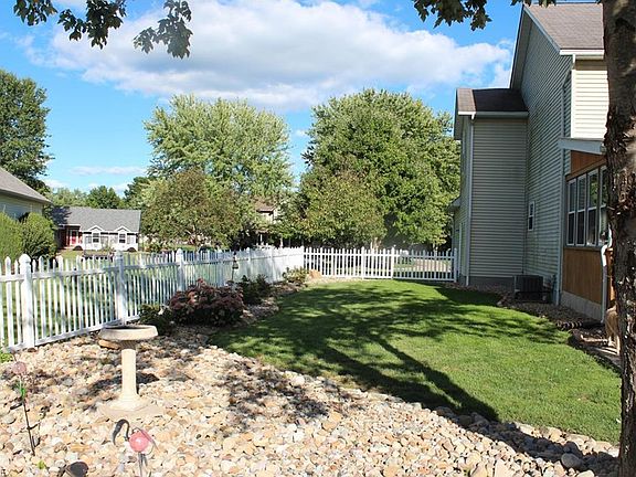 4th image of 2597 Shamrock Way