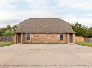 312 Queens Ct N, Mansfield, TX 76063