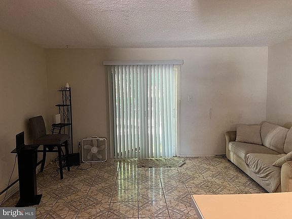 3rd image of 626 Tara Dr