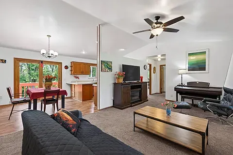 5 bed, 2421 sqft, $3,500 — Photo 4