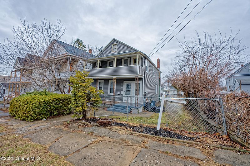 3rd image of 555 Florence Street