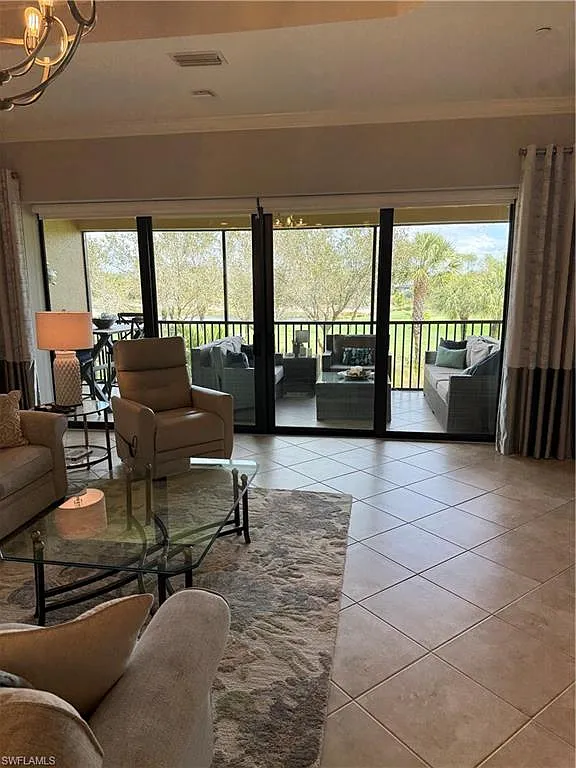 3 bed, 2.5 bath, 2343 sqft, $11,000 — Photo 4