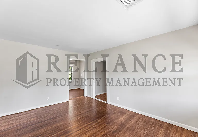 2237 N Erie Ave — Photo 7