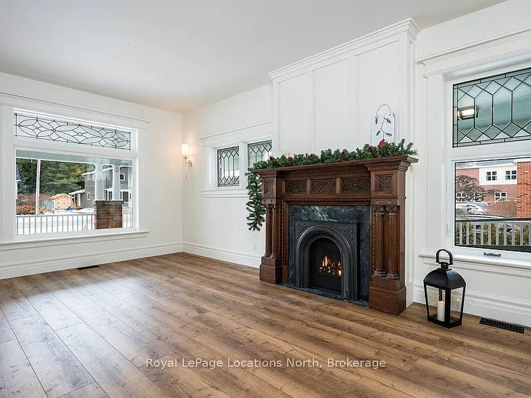 20 Alice St E #1 — Photo 10