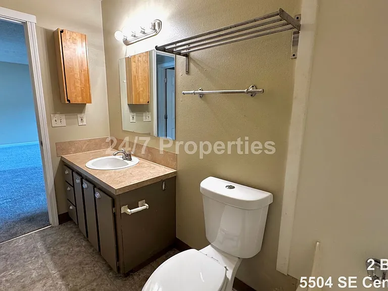 Upper-Level 2 BD | 1 BA Home - FoPo — Photo 12