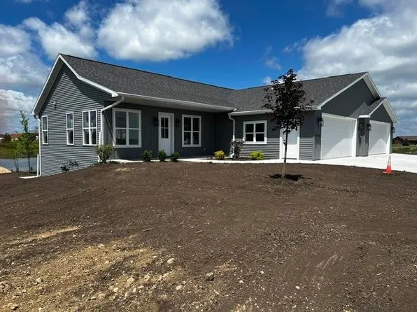 814 Lakeview Ln, Ripon, WI 54971