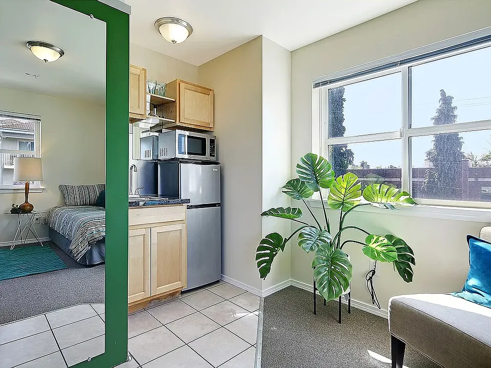 Fiora Efficiency Studios and Lofts