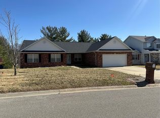 949 Stone Creek Ln, Belleville, IL