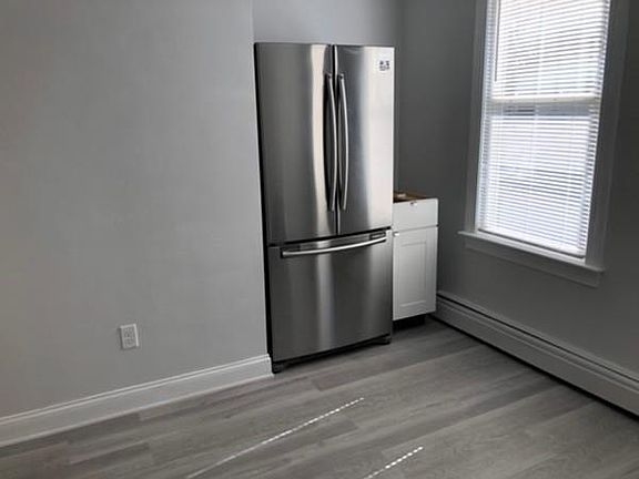 4th image of 22 S Prospect St Floor 1