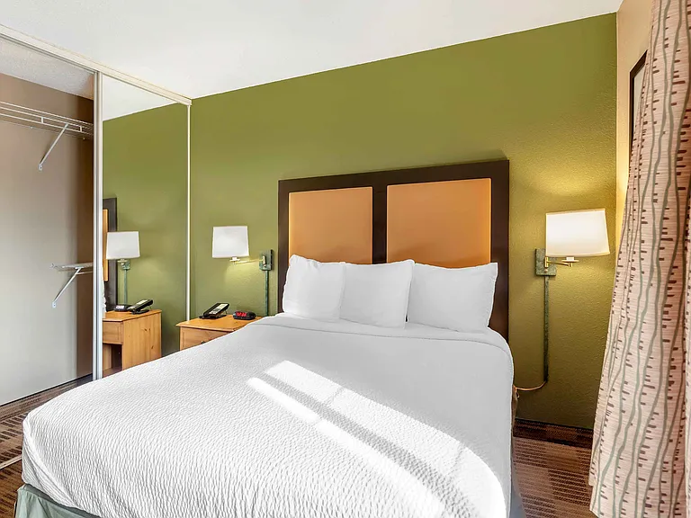 Studio Suite - 1 Queen Bed