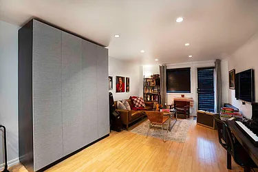 Sold by The InHouse Group