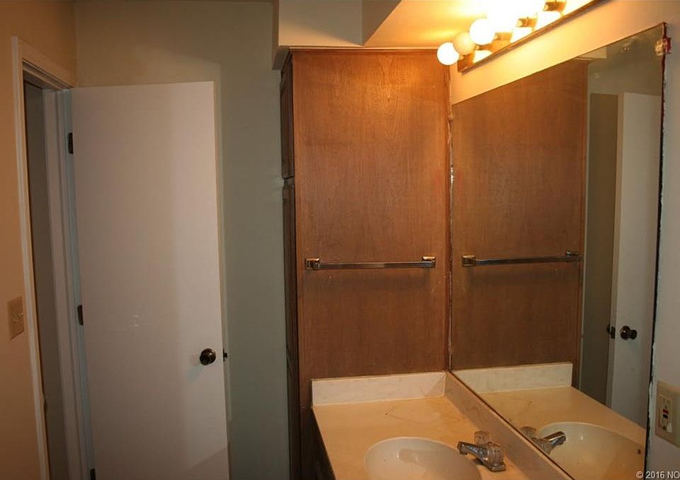 2nd image of 4340 E 67th St S #592