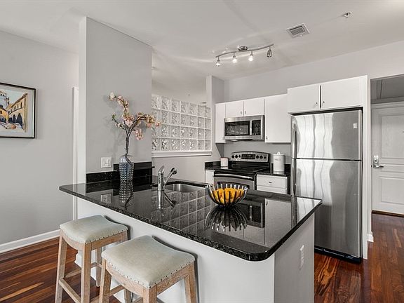 3rd image of 4 Repton Cir Unit 4205