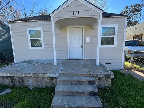 3711 Guaranty St Photo 1