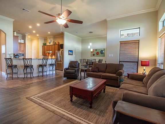 2nd image of 9618 Inwood Cir