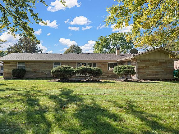 2nd image of 3233 Rosemont Dr