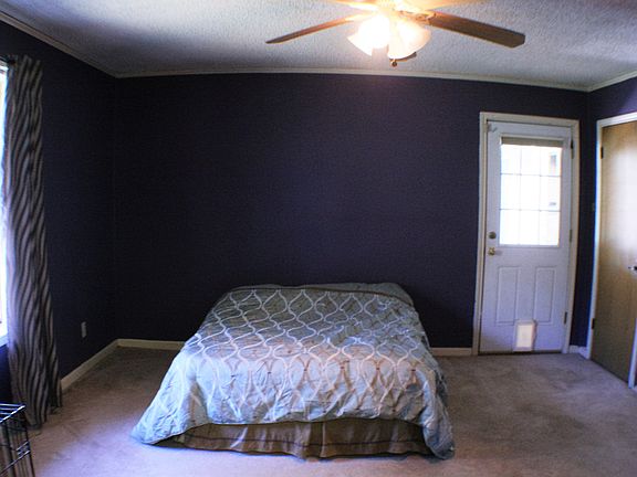 4th image of 1001 S Roy Reynolds Dr