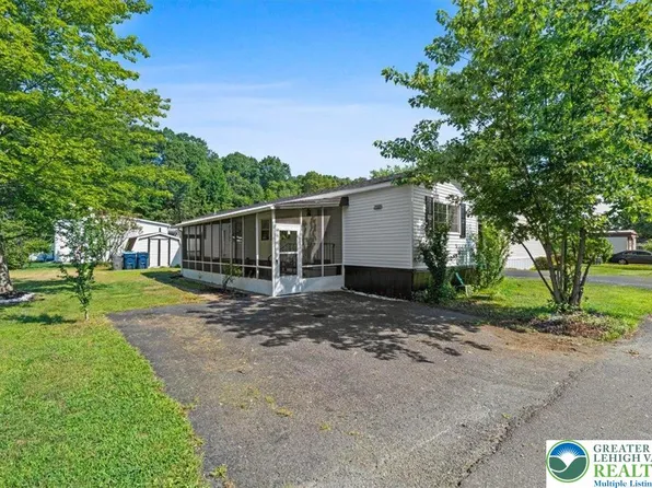 346 Upper Pmhe South Dr, East Stroudsburg, PA 18302