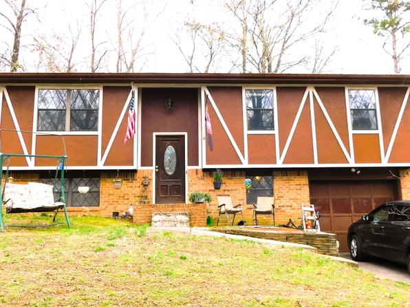 1608 Wendy Cir, Soddy Daisy, TN 37379