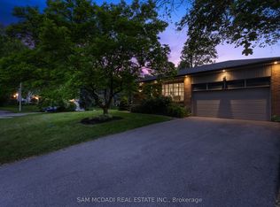 63 Maplewood Rd, Mississauga, ON L5G 2M7