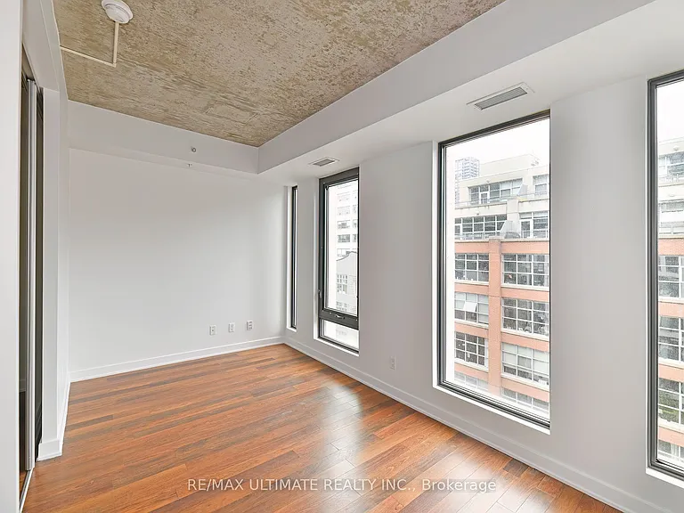 32 Camden St #701 — Photo 7
