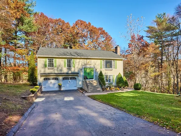 645 W Cherry St, Holyoke, MA 01040