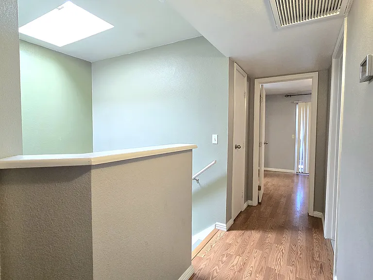 609 W 13th St — Photo 10