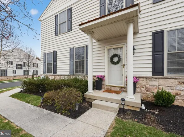 1 Coventry Ct, Conshohocken, PA 19428