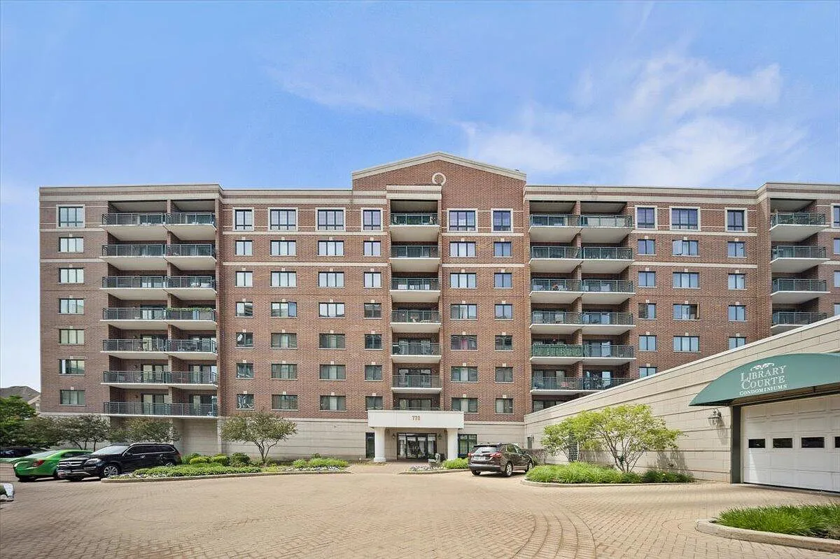 2 bed, 1200 sqft, $2,400 — Photo 1